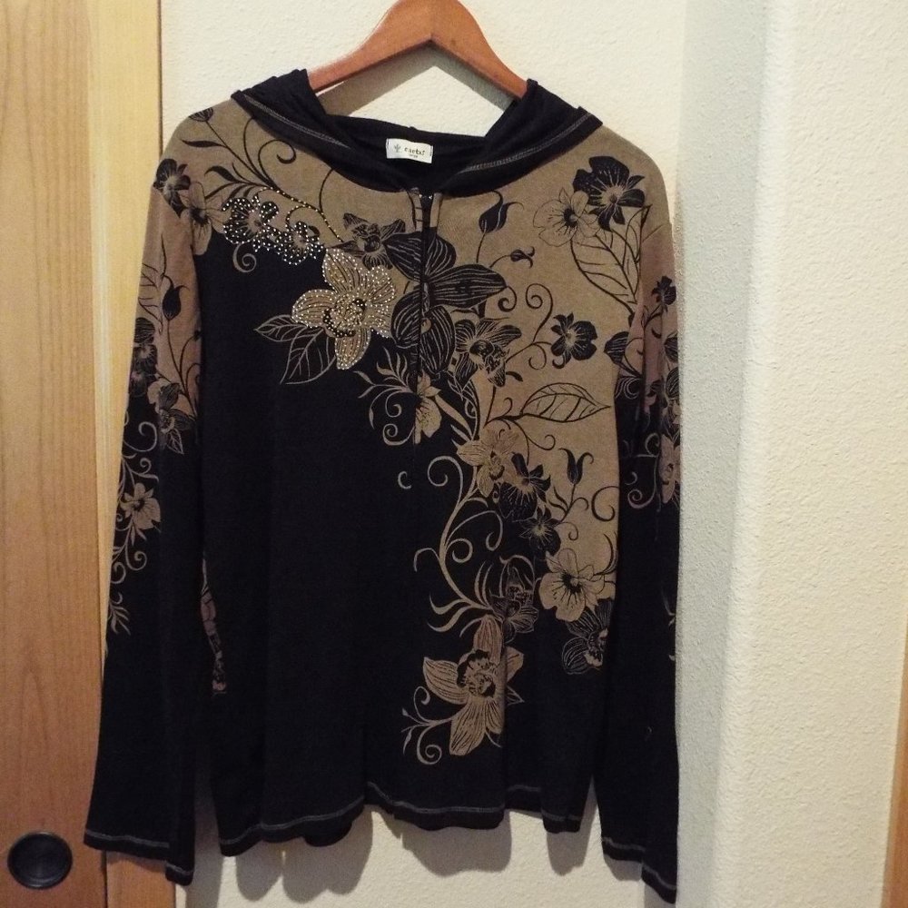 Cactus hooded zip up sweater size L
